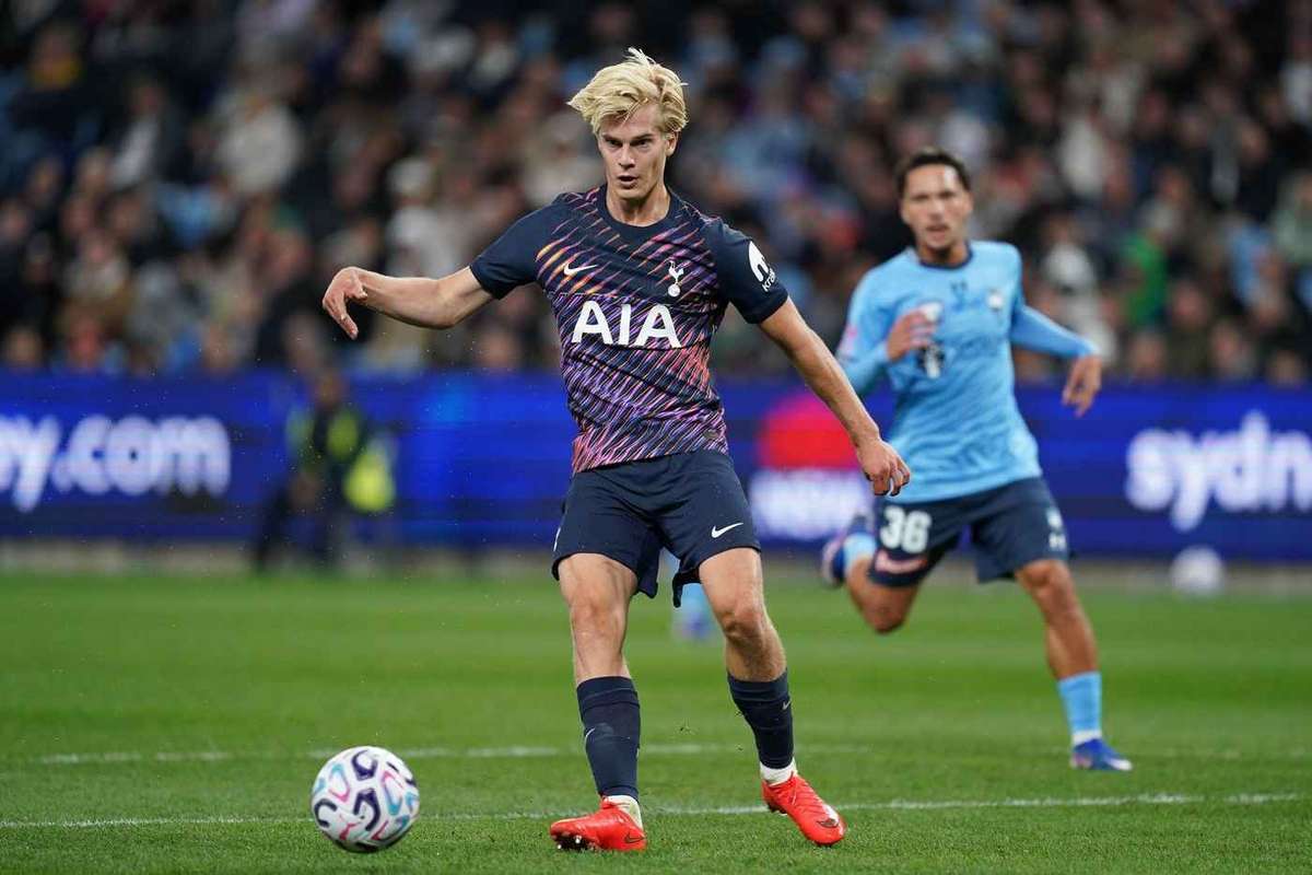 德泽尔比表态希望伯格瓦尔留队,但无法保证主力位置