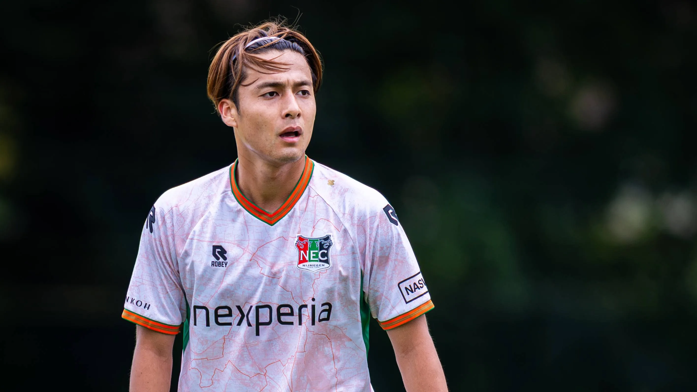 PSV截胡NEC,日本中场佐野航大离队体检,转会费1500万欧