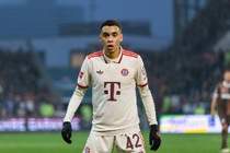 记者：穆西亚拉预计12月回归拜仁训练，最早1月才会复出