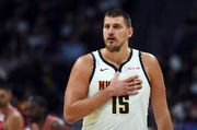 第一人！约基奇11月场均35.8分12板11助&命中率74/56/86% 球队6-0