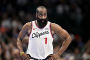 冲击力还在！哈登持球强攻内线 准压哨打成2+1