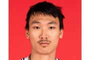 媒体人:淡厚然坐稳西雅图大学先发中锋位置 最大问题是犯规控制