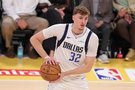 顶住3犯压力！弗拉格半场稳扎稳打 5中4拿到10分2助