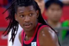准且全能！史密斯6记三分球拿下27分6板6助2断