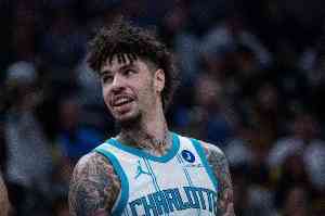 名记：黄蜂对三球要价大量选秀权 多队有意格威/塞克斯顿等老将