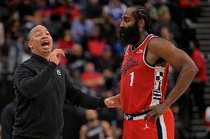 船记：快船找到了输掉均势比赛的方法 他们似乎铁了心要犯各种错