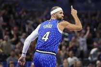 挑大梁！萨格斯半场15中10爆砍25分4助 罚球3中3