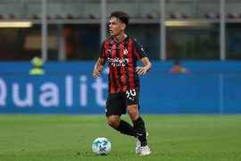 亚沙里:和莫德里奇一起踢球很棒,很多人在他这个年纪已经退役了