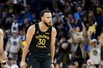 慢慢找状态！库里半场7中2得10分3助3失误 个人圣诞战场均17.6分