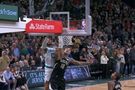 针锋相对！迈尔斯·布里奇斯空接打2+1反超 还造库兹马6犯离场
