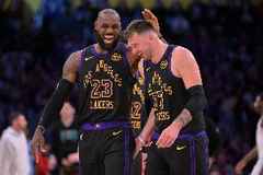 基本盘很稳！湖人本赛季打到关键时刻13胜0负