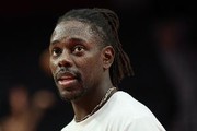 再找找状态！朱·霍勒迪复出15分钟7中2拿到8分4助