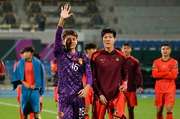 东体:李昊未来十年坐稳国足主力位置几无悬念,他擅长扑点球
