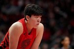 媒体人:杨瀚森的防守交代得都很清楚 今天有点轮换球员的样子