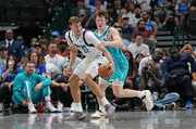 官网新秀榜:前三保持不变 贝利重回榜单并列第10 榜眼哈珀掉队!