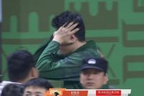 同曦都压24秒了！左朕年最后投一个双方冲突 三人被驱逐