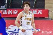 状态一般！孙铭徽10中3仅拿到6分4板5助 3次失误