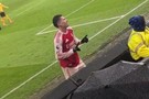 遭打脸！马丁内利面对挑衅回应“2-1”手势，此后枪手遭狼队绝平