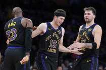 詹姆斯:我很期待最后阶段的赛程 希望我们能恢复完整阵容