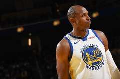 家有一老！霍福德半场8中6砍赛季新高17分加4助2断1帽 三分6中5