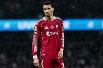 哈格里夫斯:埃基蒂克可以成为世界最佳前锋之一,他具备一切