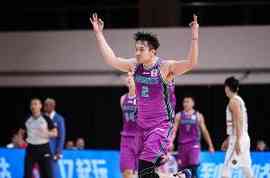 媒体人谈山东是否退役丁彦雨航球衣:物是人非 CBA标准比NBA严苛