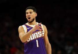 布克1人顶火箭全队！罚球次数火箭16-39比太阳少23次