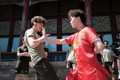 狼队青年队在中国参加英超青年杯，小将们到颐和园学习太极拳