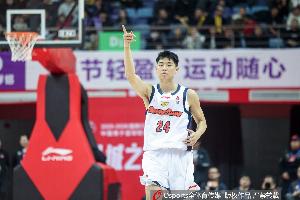 媒体人:广东靠强悍防守&阵容深度以及更好的本土球员击败了广州