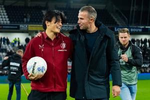 末轮轮休2名日本国脚,范佩西:让他们备战世界杯前有1周左右休整