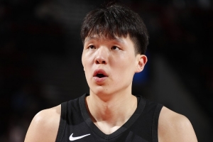 开拓者媒体人:杨瀚森需减重 提升自主进攻 否则高位策应就没威胁