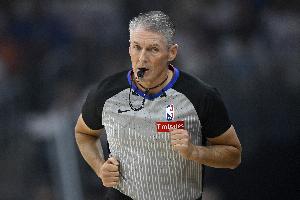 Skip:裁判福斯特收到了NBA的剧本!马刺进总决赛打尼克斯