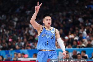 陈盈骏: 追逐总冠军是目标&续约首选争冠球队 要提升处理球能力