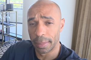 批评姆巴佩不和坎特握手?亨利本人辟谣:我没说,别信网上的东西
