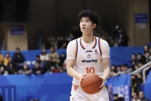 偰李永炜:我们是一支非常非常团结的球队 希望明年继续冲冠