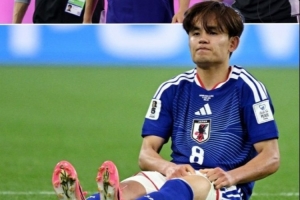 板仓滉谈久保建英伤情:他跟我说今天情况更加稳定,希望只是轻伤