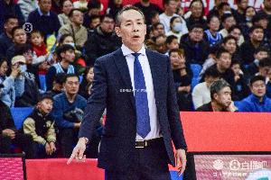 解说:北京下赛季肯定换教练 应该是外教 土帅没人hold得住更衣室