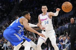 ESPN:至少有4份强有力的交易报价皆因字母哥不愿续约而告吹