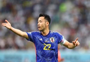 吉田麻也:能跟巴西对抗90分钟无疑是进步 我们替补深度处于劣势